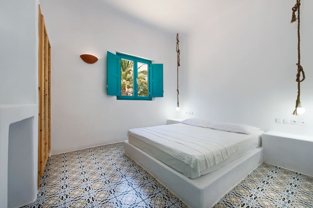 Nissia Beach Apartments & Suites 3