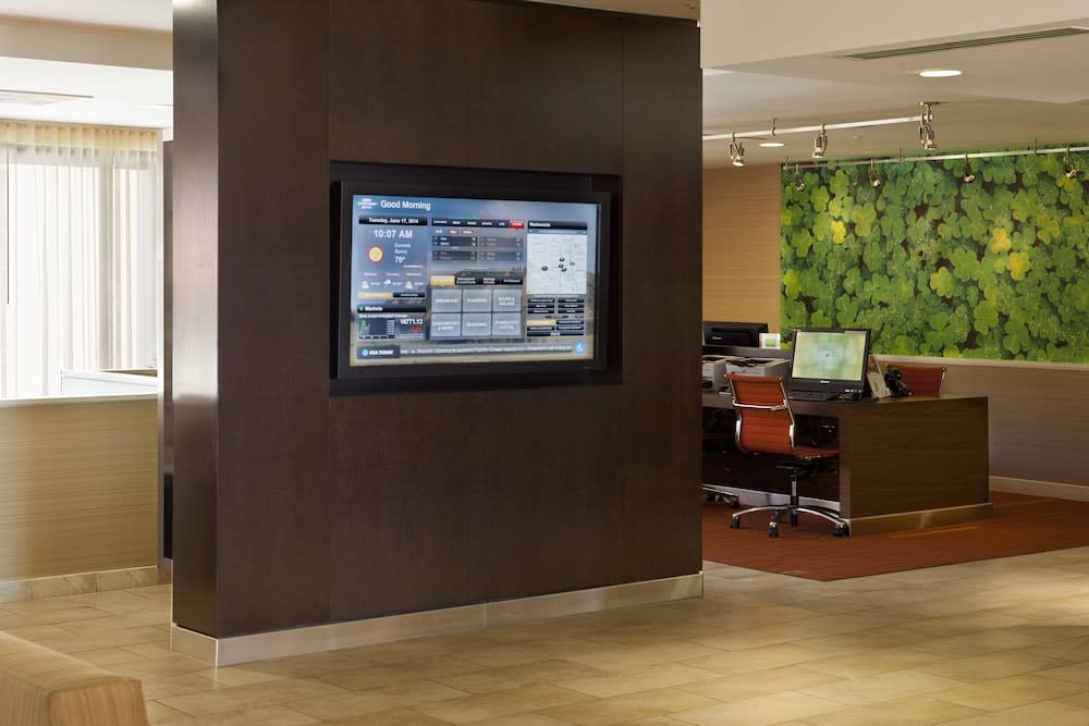 Courtyard by Marriott Boulder 2