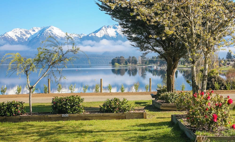 Te Anau Lakeview Holiday Park & Motels 1