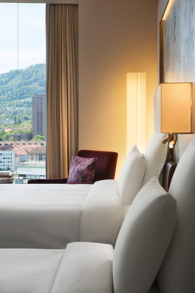Renaissance Zurich Tower Hotel 3