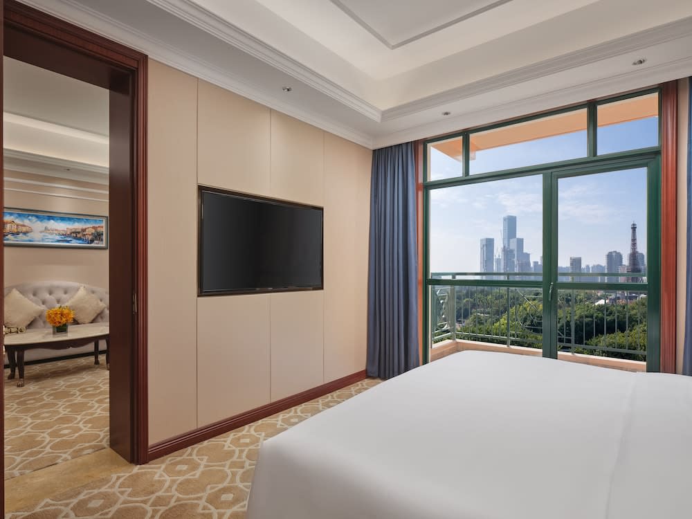 Hotel Indigo Shenzhen Overseas Chinese Town by IHG 5