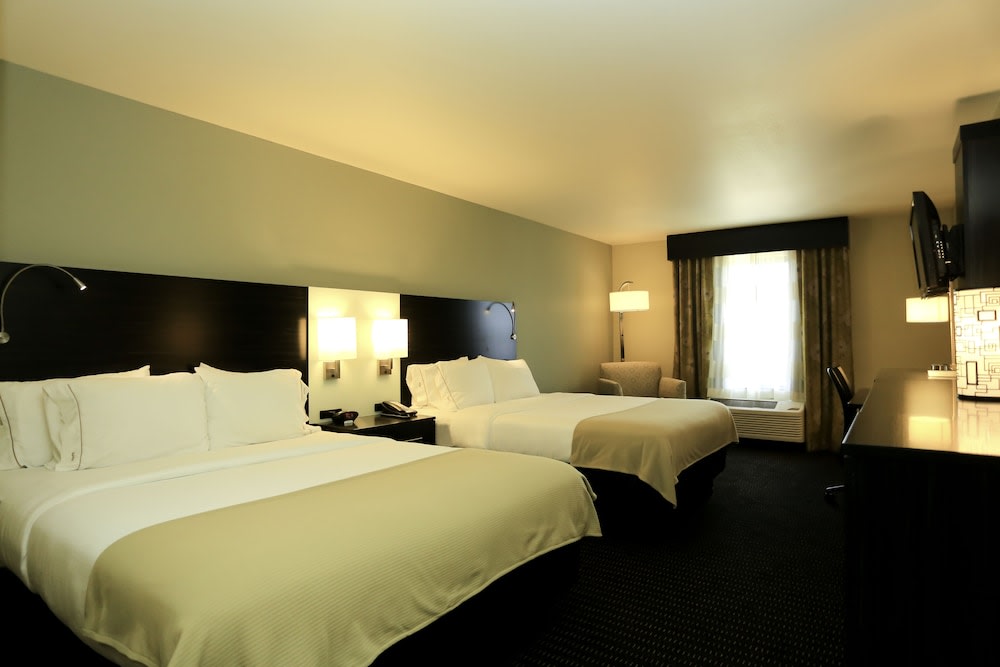 Holiday Inn Express & Suites MARION by IHG 2