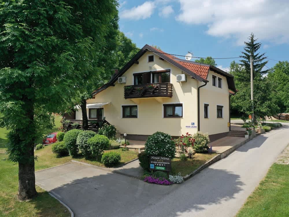 Apartment near Plitvička Lake and Korana River 1