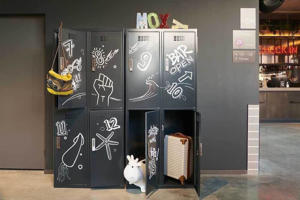 Moxy Amsterdam Schiphol Airport 3