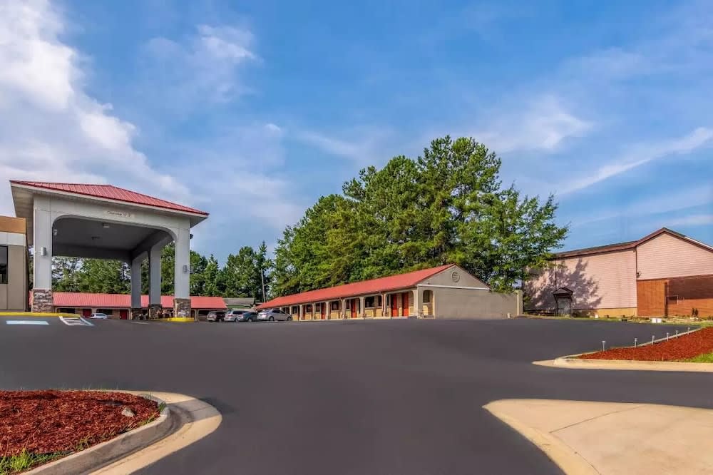 Americas Best Value Inn Opelika 1