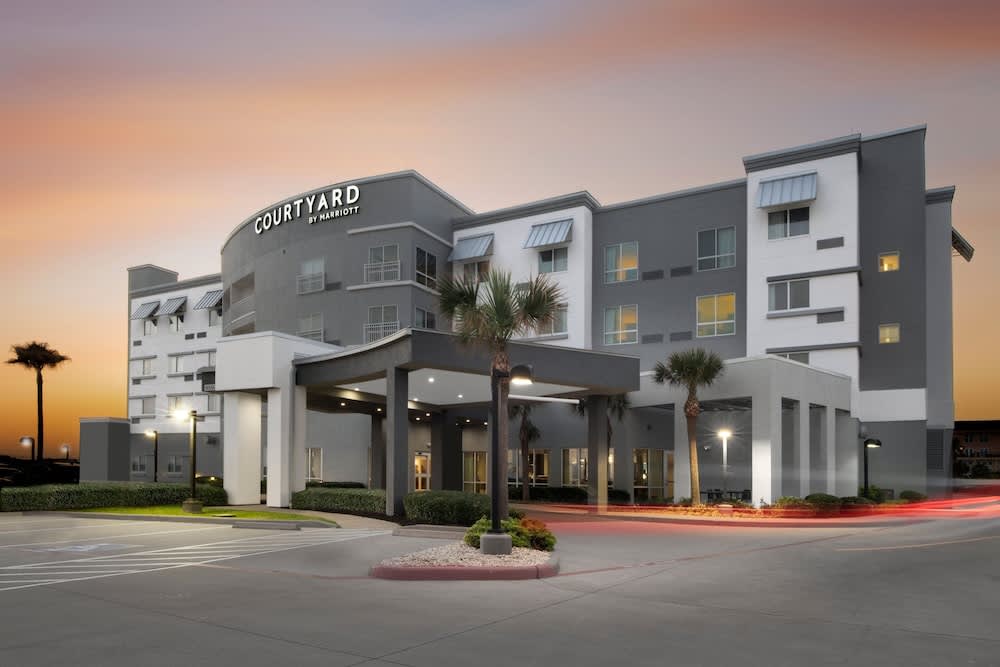 Courtyard by Marriott Galveston Island 1