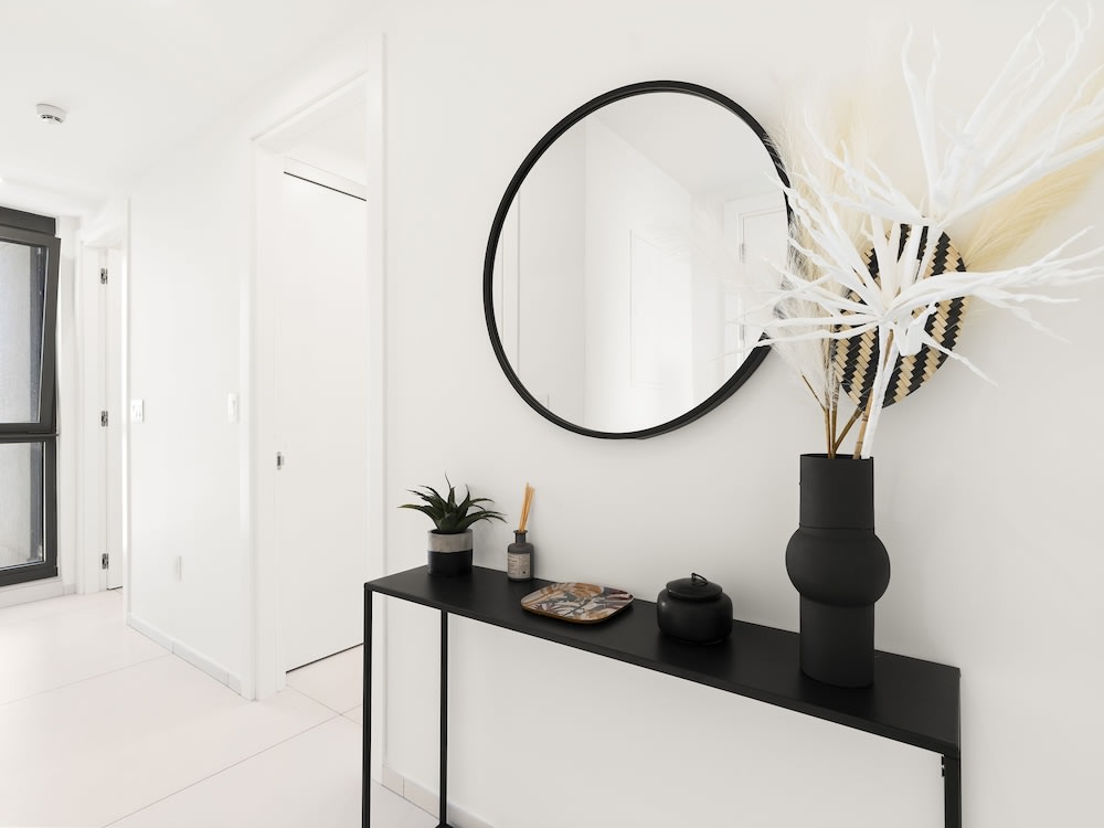 B1401 - Fourteen at Mullet Bay, Luxurious and Cosy 2bed apartment with the sea view 1