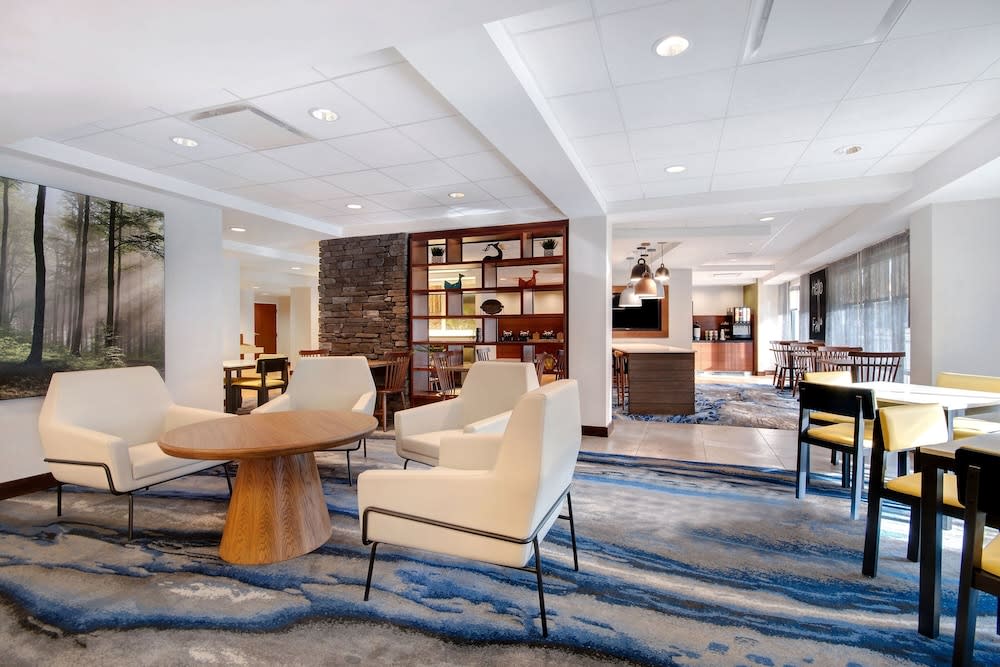 Fairfield Inn and Suites by Marriott Rochester West/Greece 2