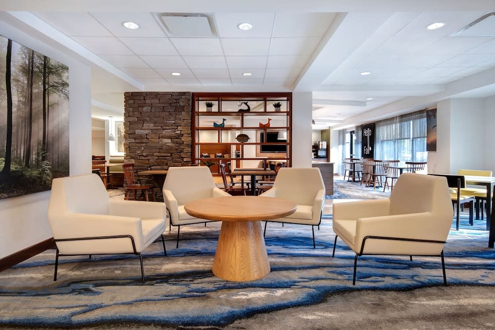Fairfield Inn and Suites by Marriott Rochester West/Greece 1