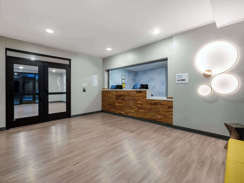 ECHO Suites Extended Stay by Wyndham Spartanburg 2
