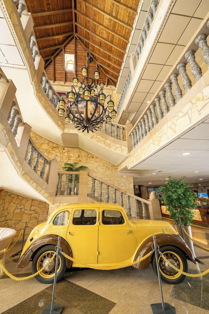 Hotel Plaza Del Castillo 4