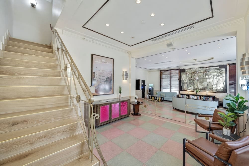 Greenview Hotel By Lowkl 1