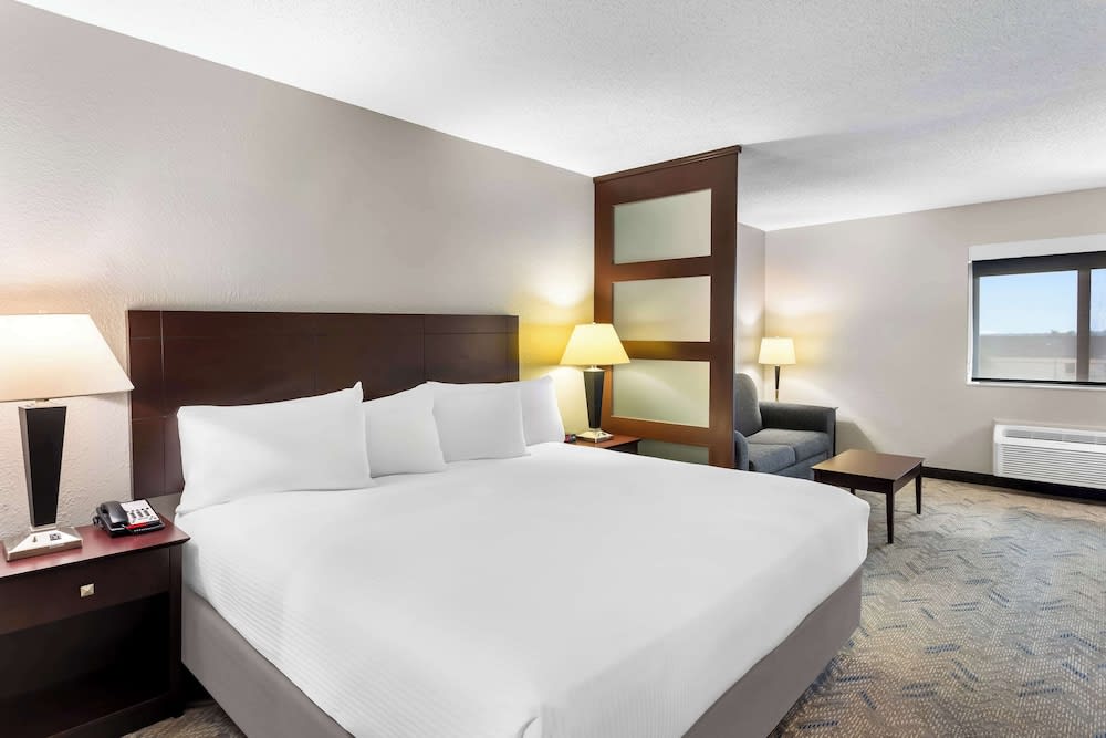 Best Western Oswego Hotel 4