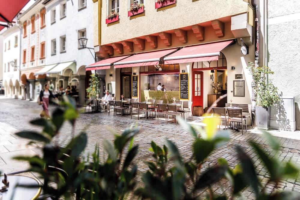 Chin-Chin Hotel ehemals Bohemian Hotel 1