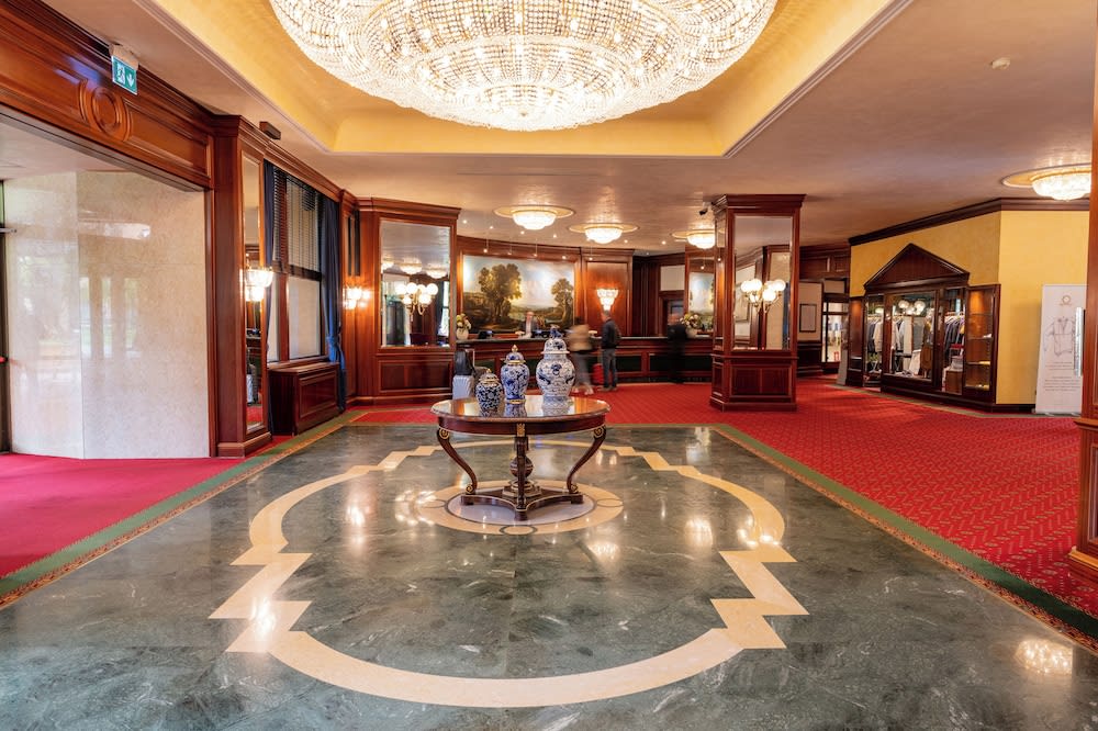 Royal Hotel Carlton 3