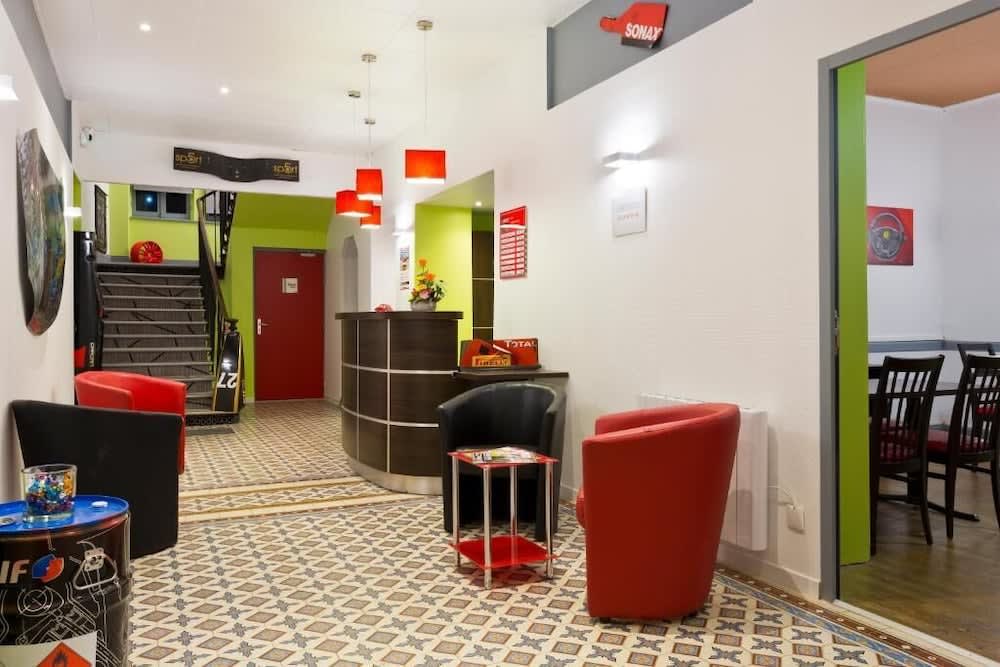 Enzo Hotels Contrexéville 1