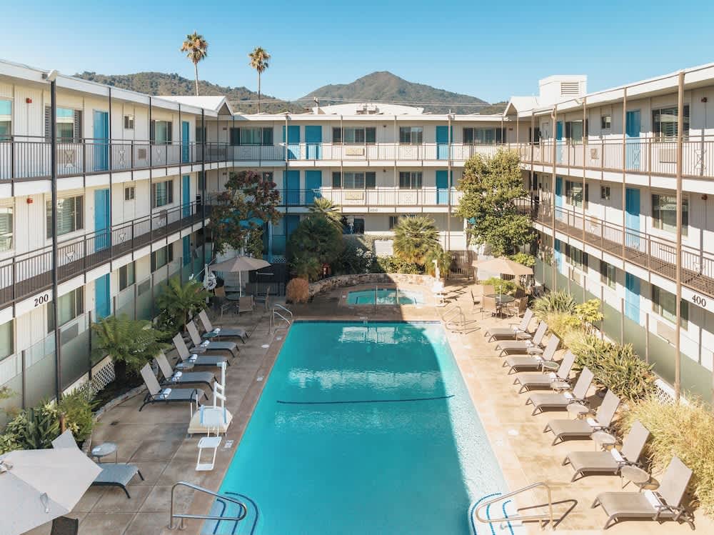 Marin Suites Hotel 1