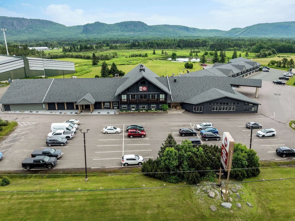 Best Western Plus NorWester Hotel & Conference Centre 1