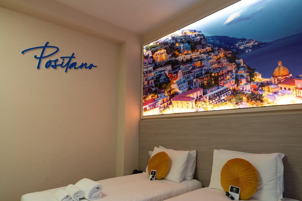 THE SUN HOTEL BOUTIQUE NAPOLI 1