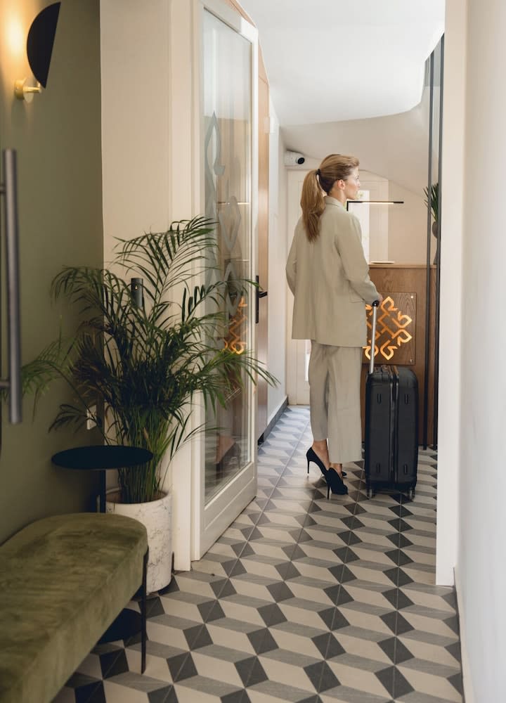 Riviera Suites 1