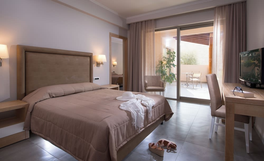 Cactus Beach Hotel, Hersonissos | Best deals | lastminute.com