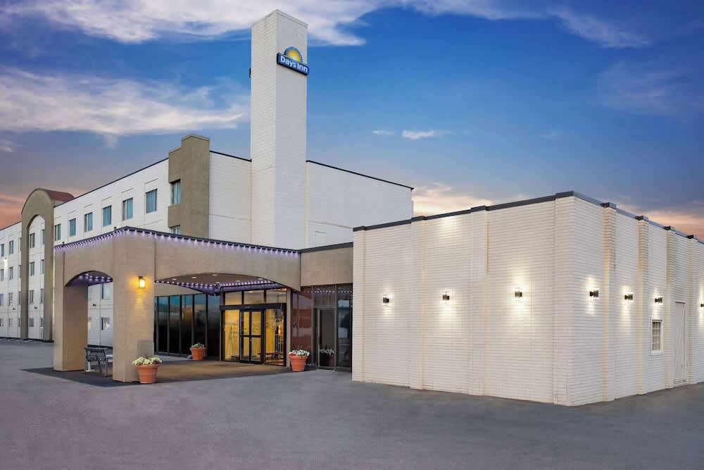 Days Inn by Wyndham Cranbrook Conference Centre 1