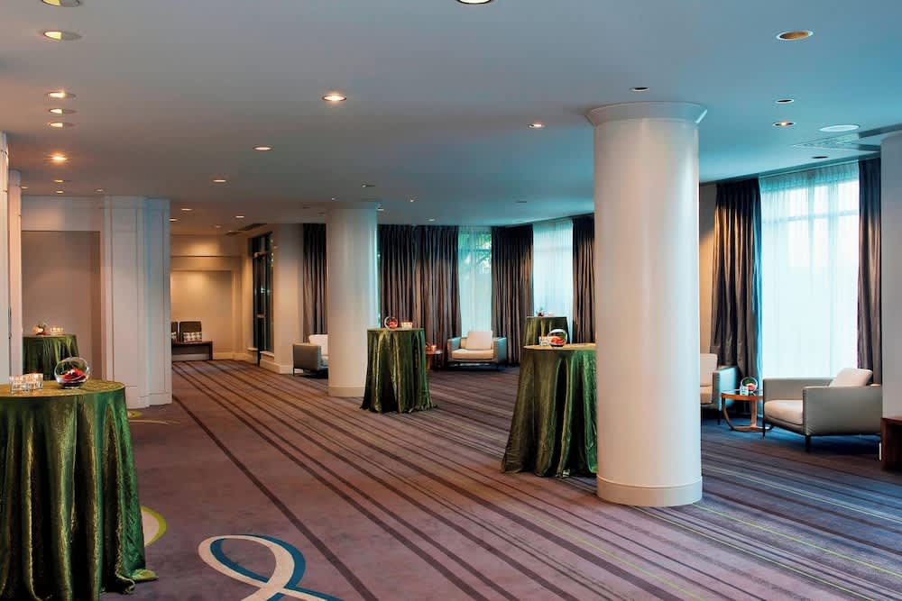 Delta Hotels by Marriott Victoria Ocean Pointe Resort 5