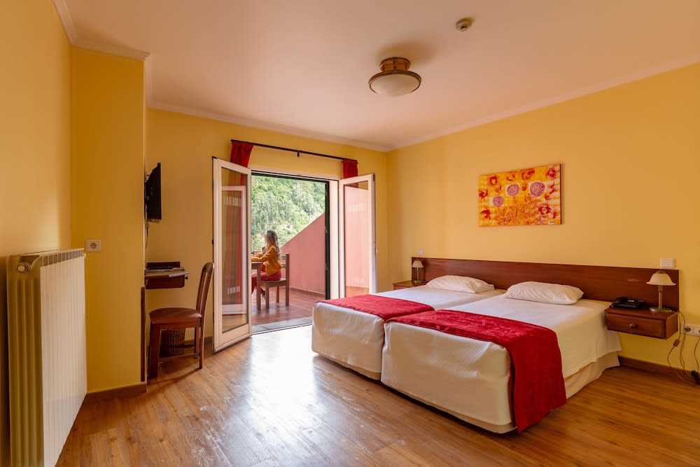 Valley View Hotel Encumeada 4