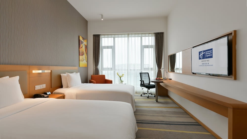 Holiday Inn Express Chengdu Huanhuaxi by IHG 2