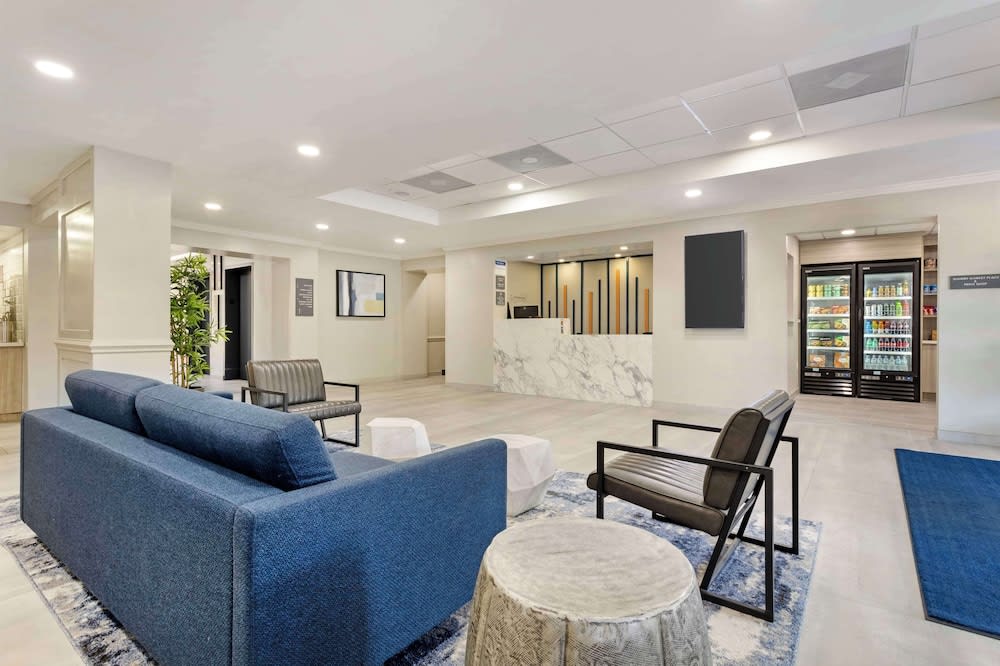 Best Western Plus Sugar Land-Stafford 3