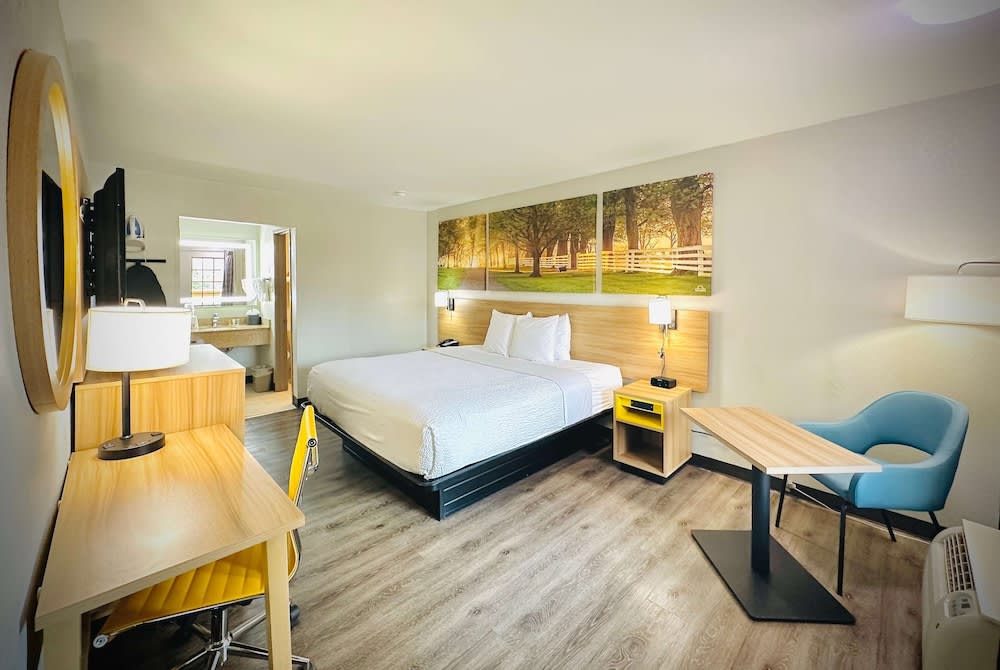 Days Inn Alexandria by Wyndham 2