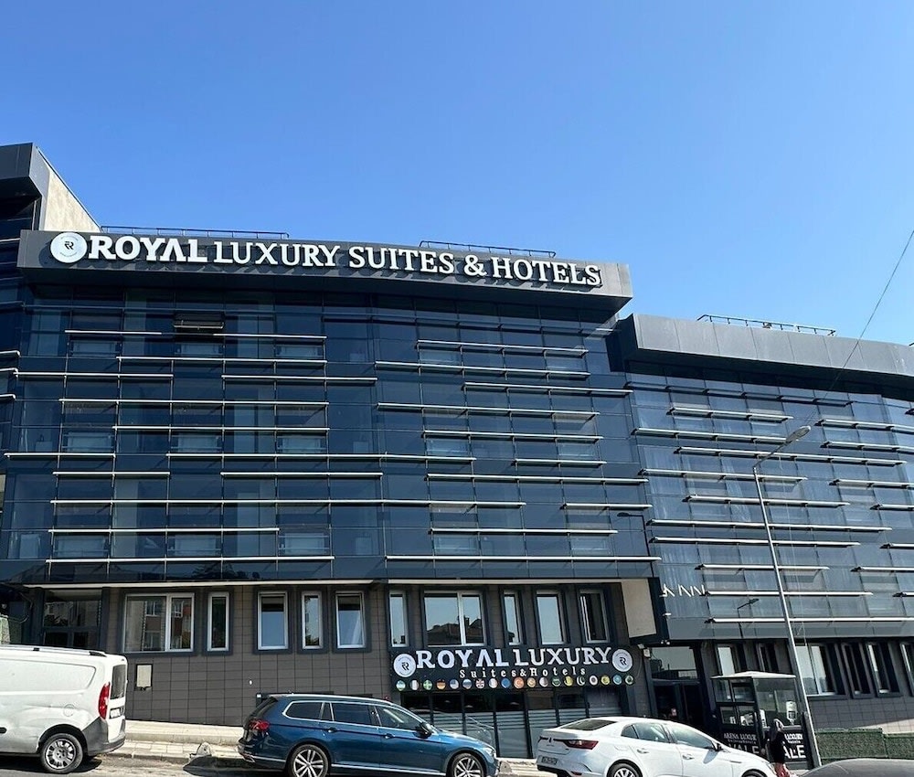 The Royal Luxury Hotel 1