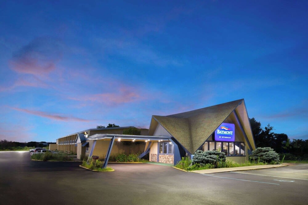 Baymont by Wyndham Bay City 1