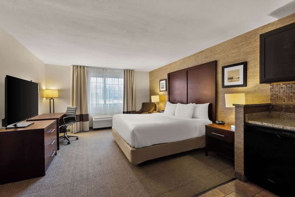 Comfort Inn Ludington near US-10 1