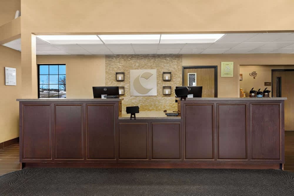 Comfort Inn Ludington near US-10 3