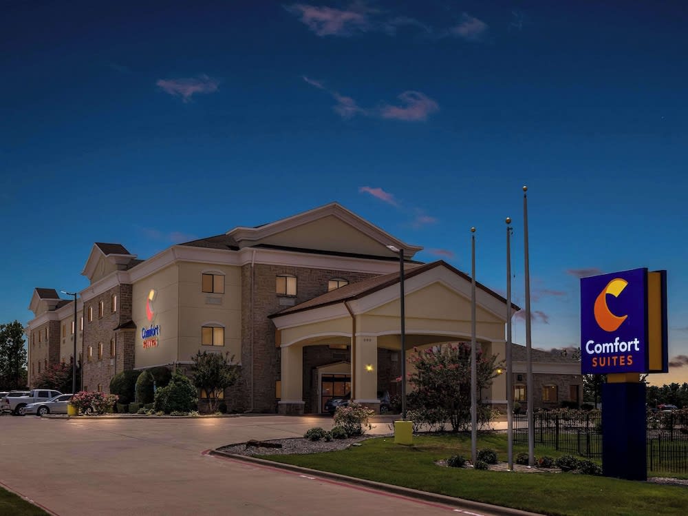 Comfort Suites Lindale 1