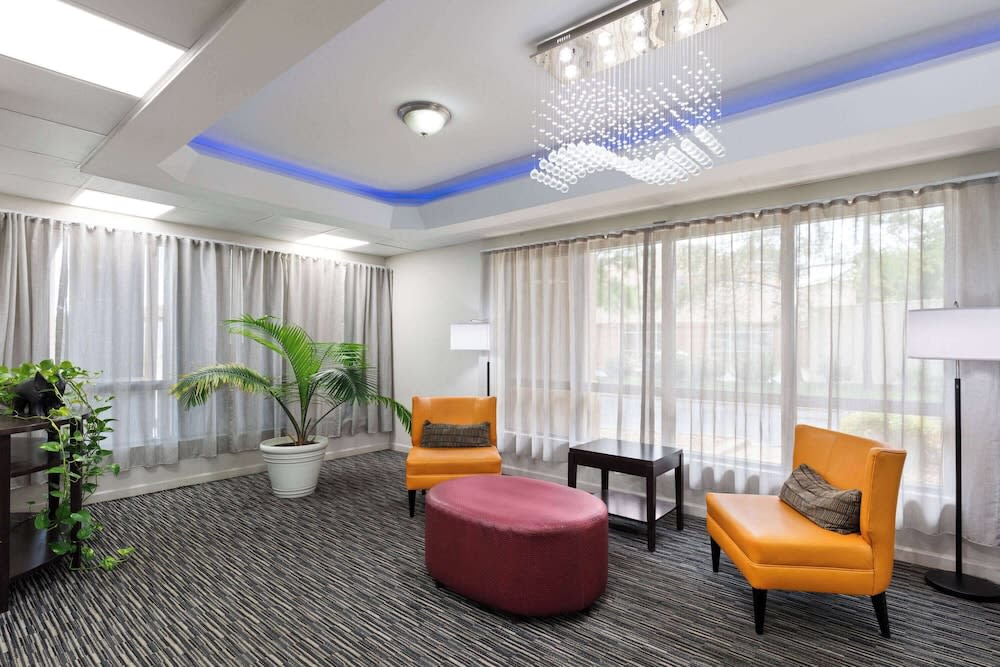 Days Inn by Wyndham Clarksville North EXIT 4 2
