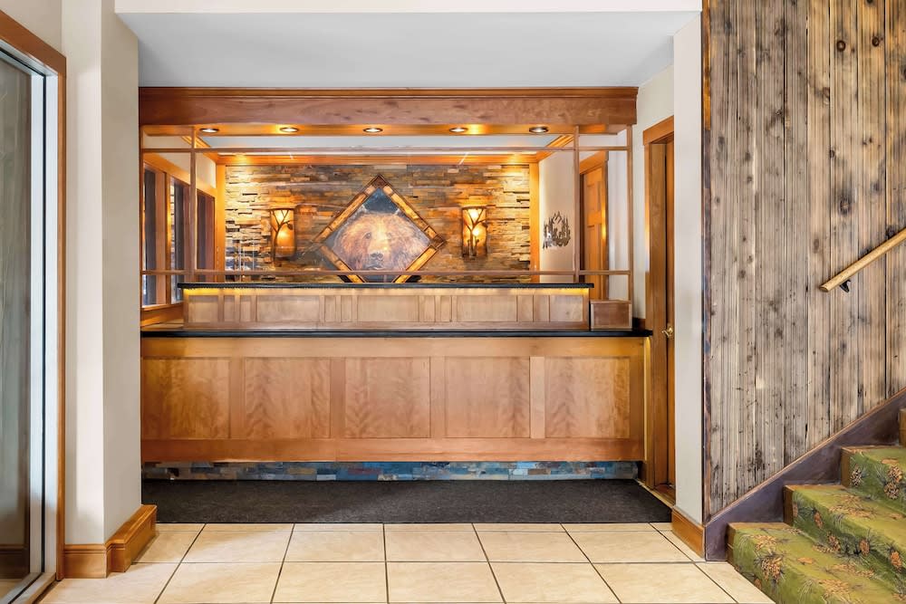 Best Western Adirondack Inn 2