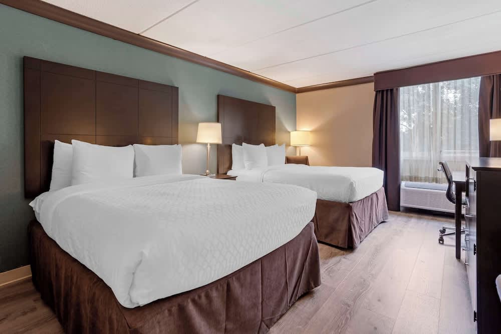 Best Western Plus Kingston Hotel and Conference Center 1
