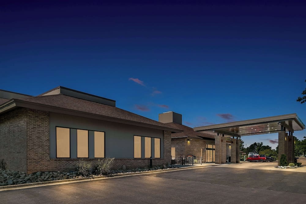Best Western Okemos/East Lansing Hotel & Suites 1