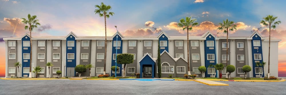Microtel Inn & Suites by Wyndham Culiacán 1