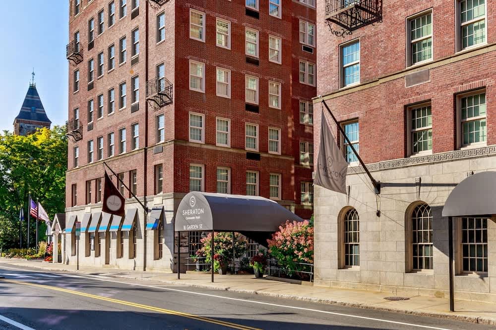 Sheraton Commander Hotel 1