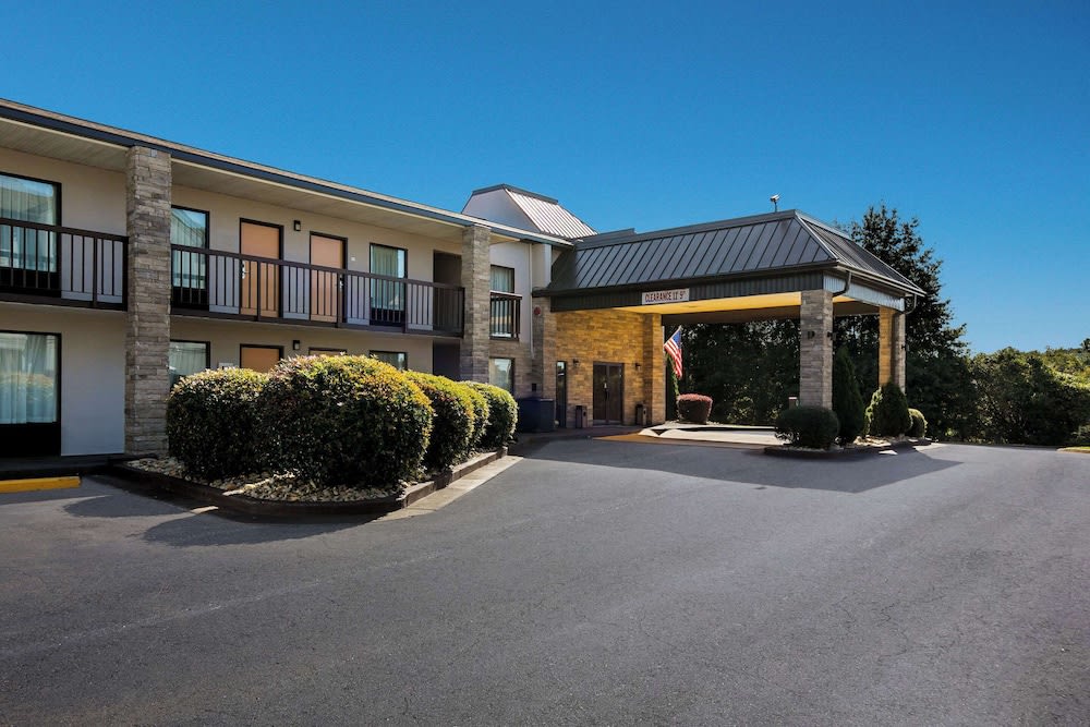Quality Inn Commerce at I-85 1