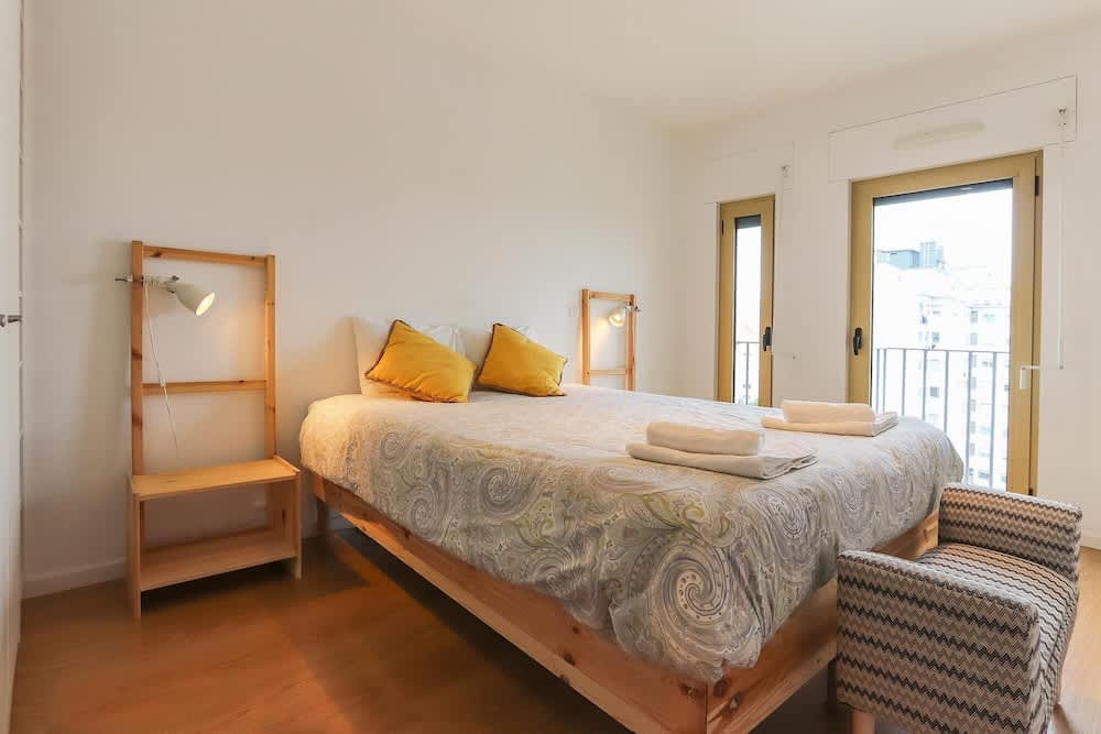 Modern & Bright Avenidas Novas by Homing 1