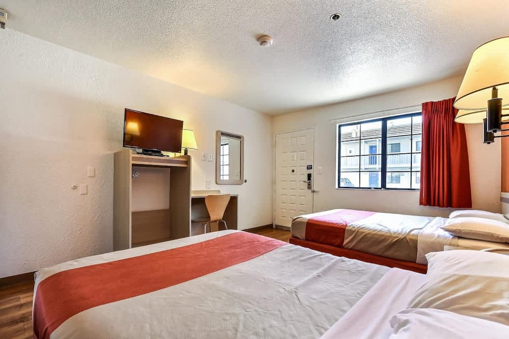 Park Inn by Radisson, Livermore 4