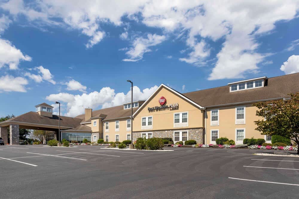 Best Western PLUS Revere Inn & Suites 1