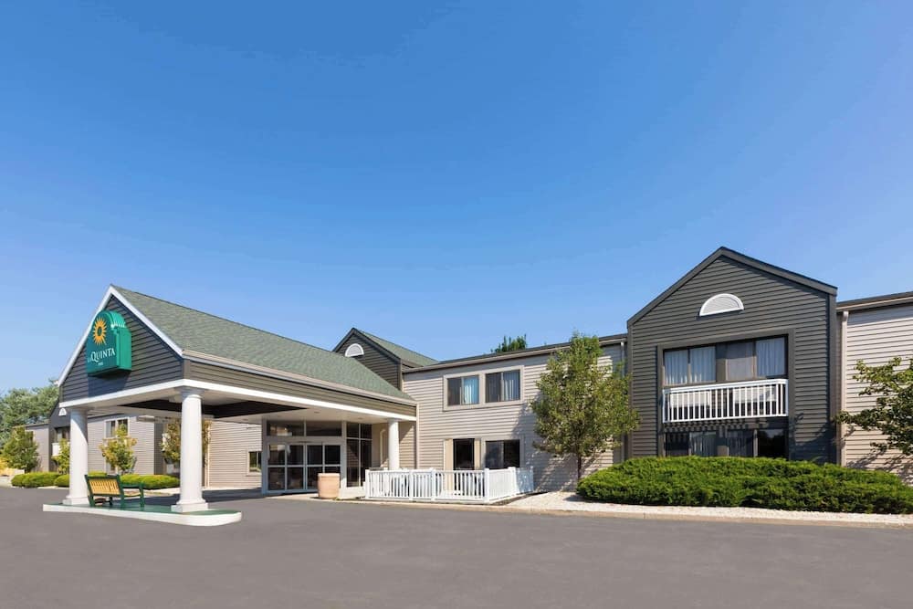 La Quinta Inn by Wyndham Sheboygan 1