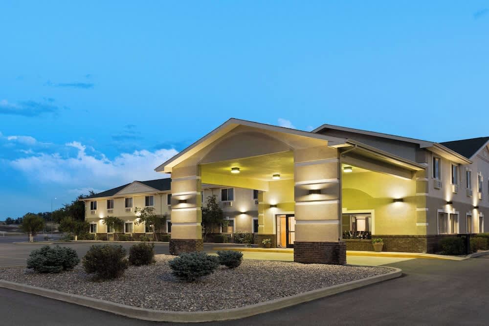 Super 8 by Wyndham Big Timber 1
