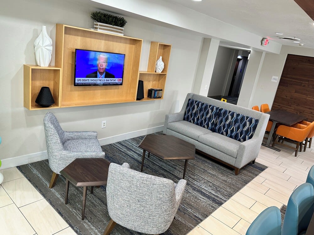 Holiday Inn Express Rochester NE- Irondequoit by IHG 2