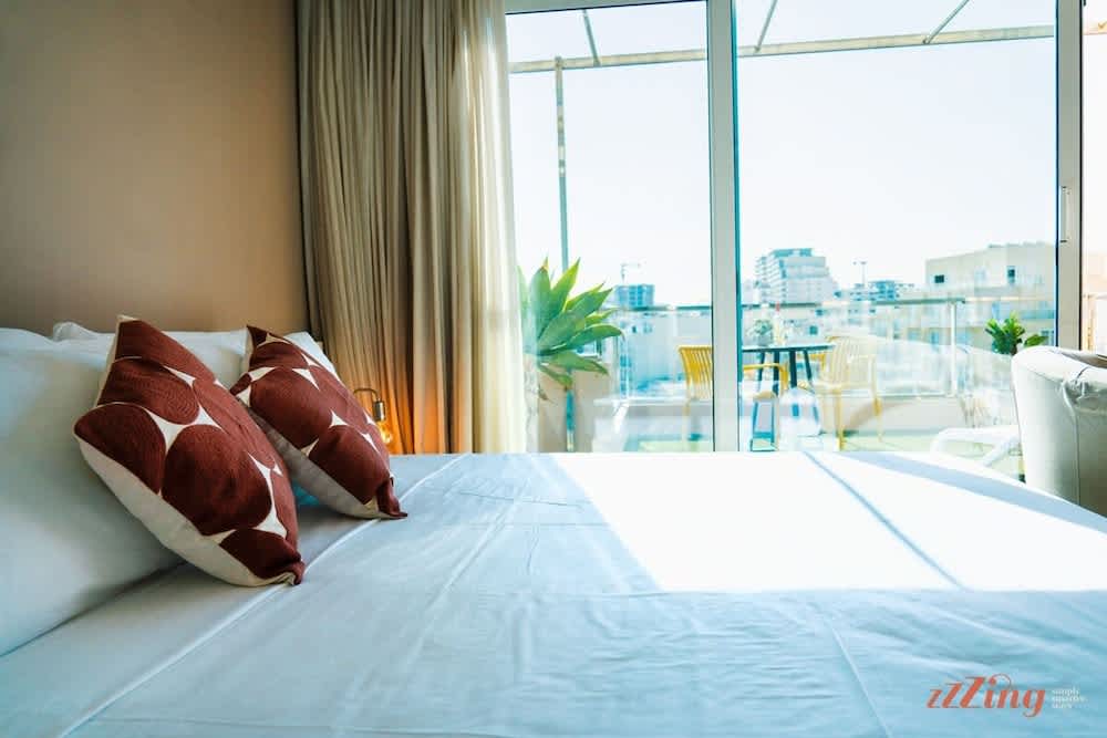 Seafront Studio with Stunning Terrace - Sliema, Malta 2